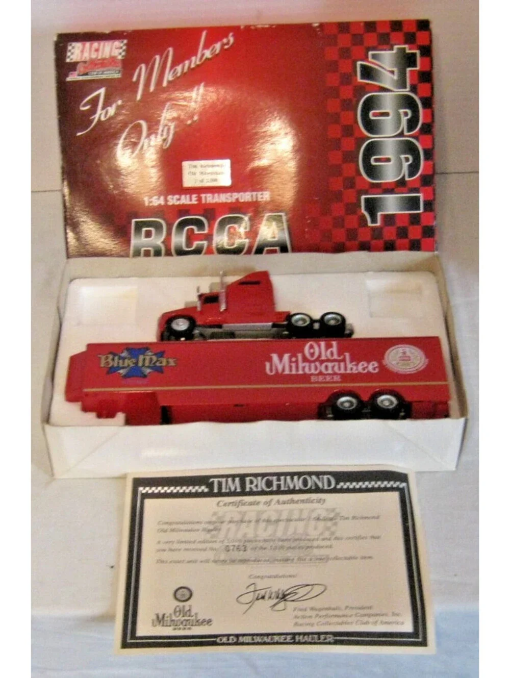 1994 RACING COLLECTIBLE scale1:64 TIM RICHMOND OLD MILWAUKEE BEER TRANSPORTER